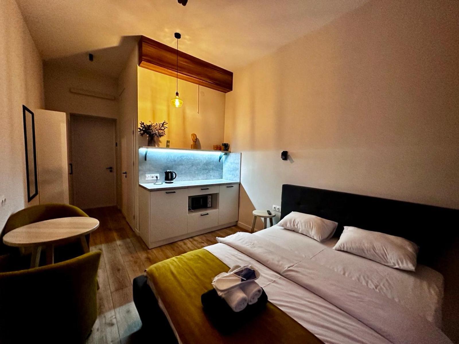 Hotel Gallery 21 Lviv Buitenkant foto