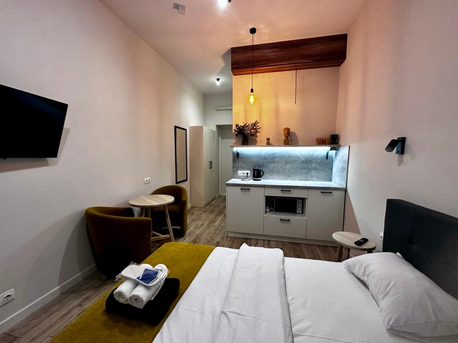 Hotel Gallery 21 Lviv Buitenkant foto