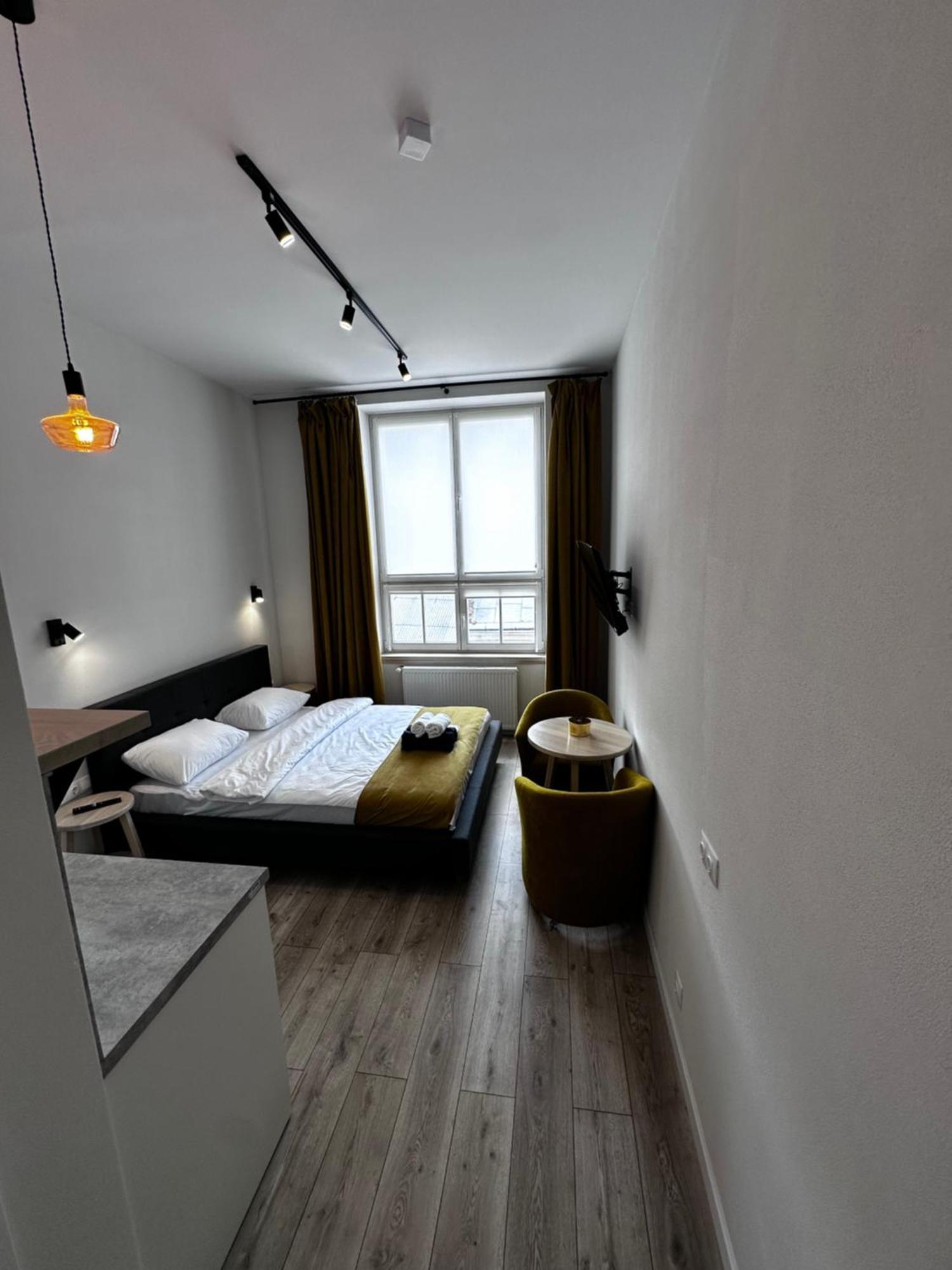 Hotel Gallery 21 Lviv Buitenkant foto