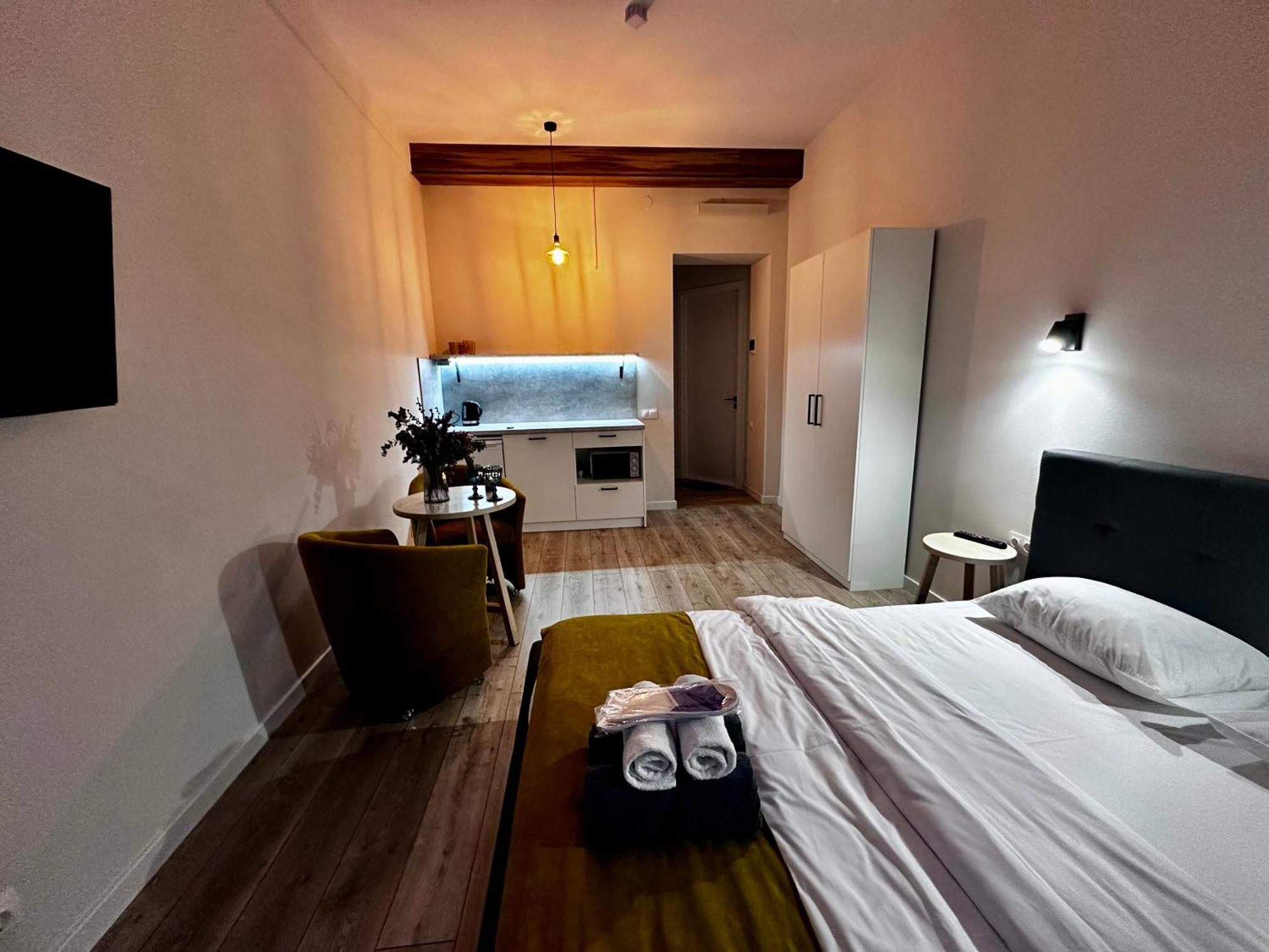 Hotel Gallery 21 Lviv Buitenkant foto