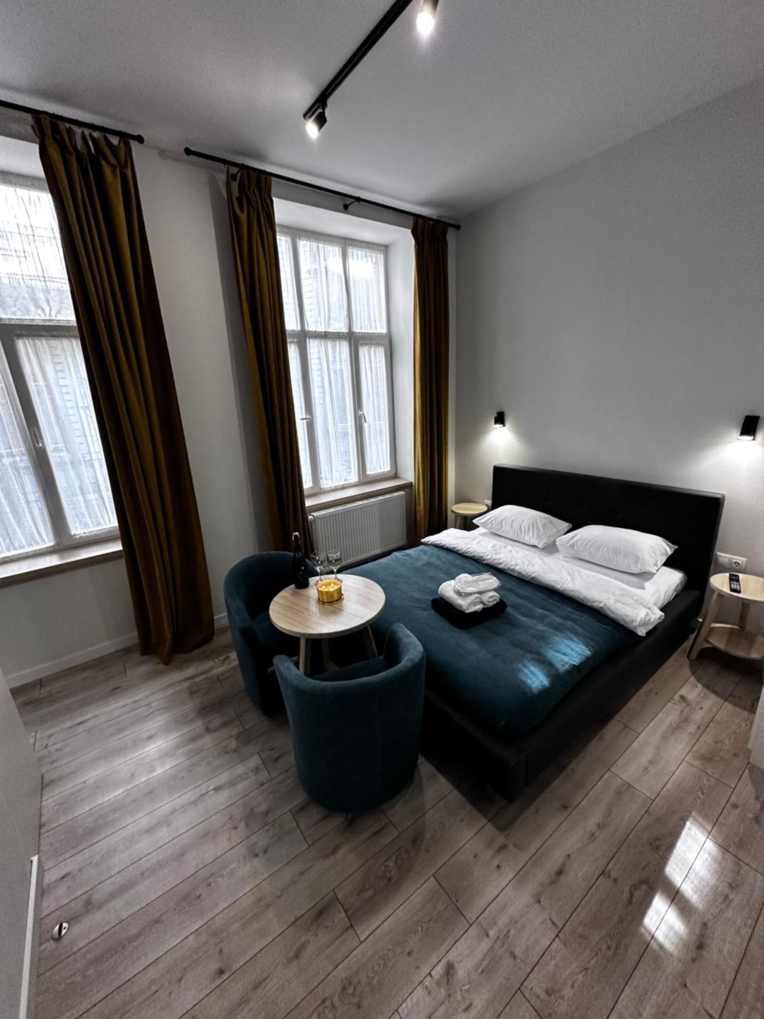 Hotel Gallery 21 Lviv Buitenkant foto