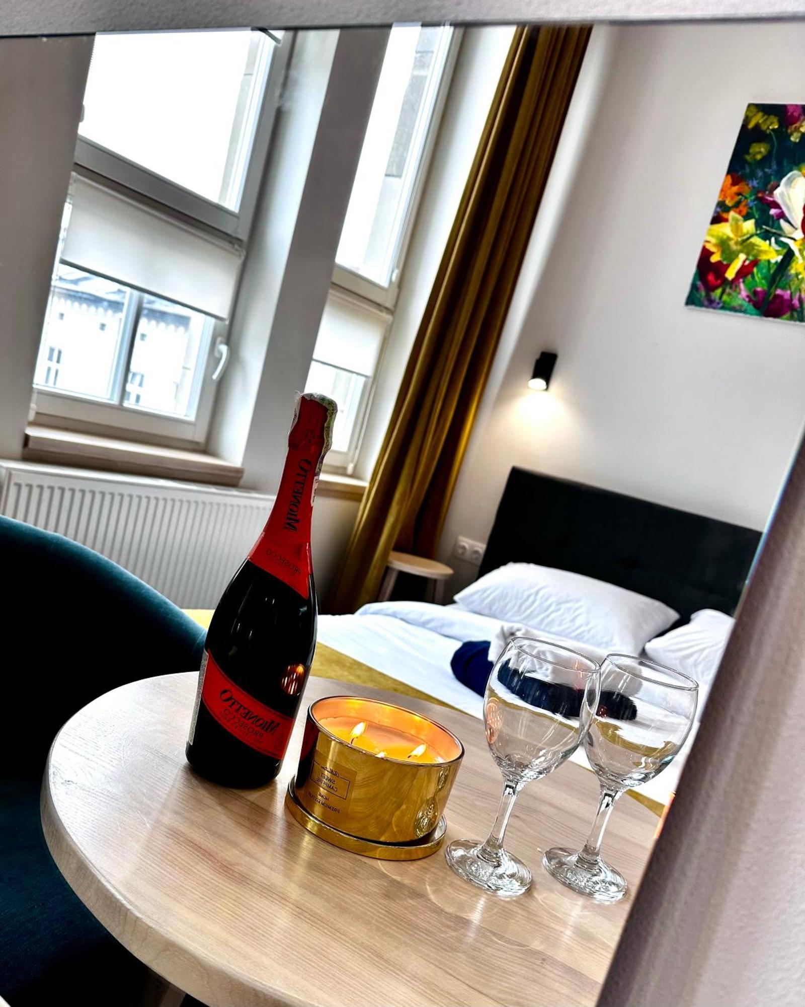 Hotel Gallery 21 Lviv Buitenkant foto
